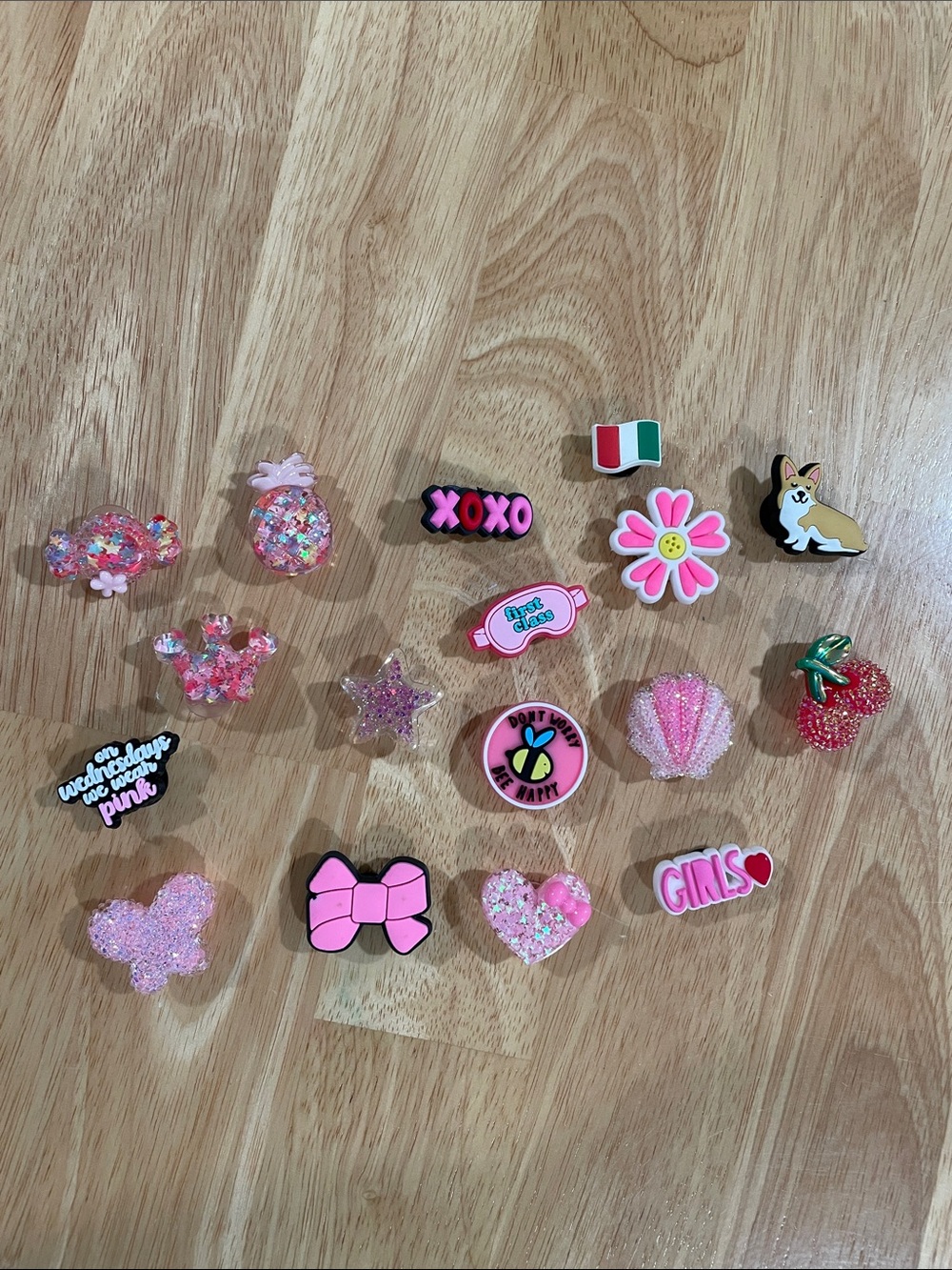 Crocs Jibbitz Girl Vibes Assorted (Bundle of 17)
